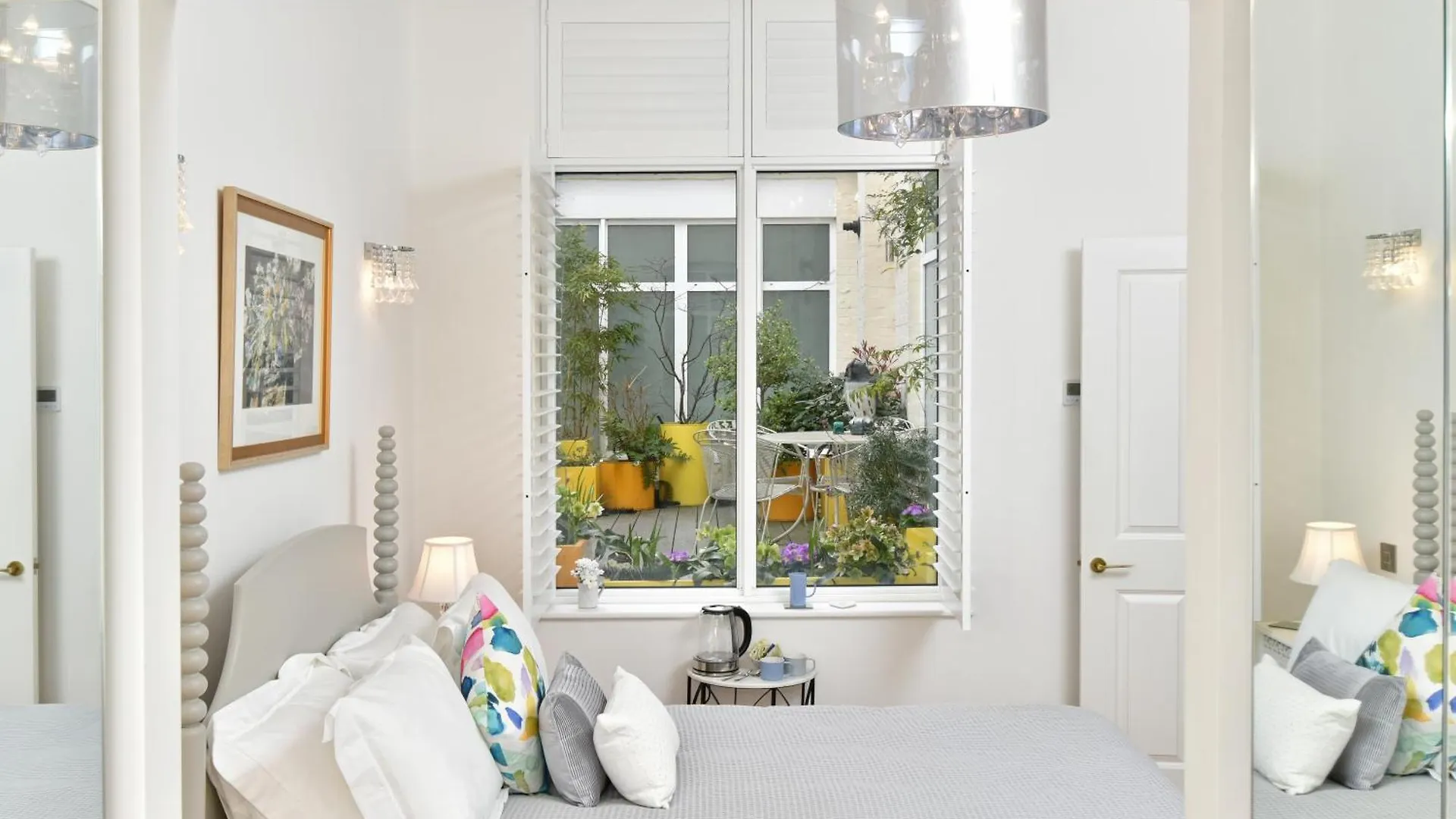 Guest house Apartment 1 24 Cathedral Yard Cathedral View Exeter United Kingdom